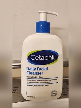 New Cetaphil Daily Facial Cleanser Jumbo Size 16 Fl.oz. Normal To Oily Skin